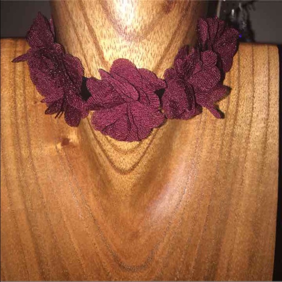 Flower Choker - Picture 1 of 1