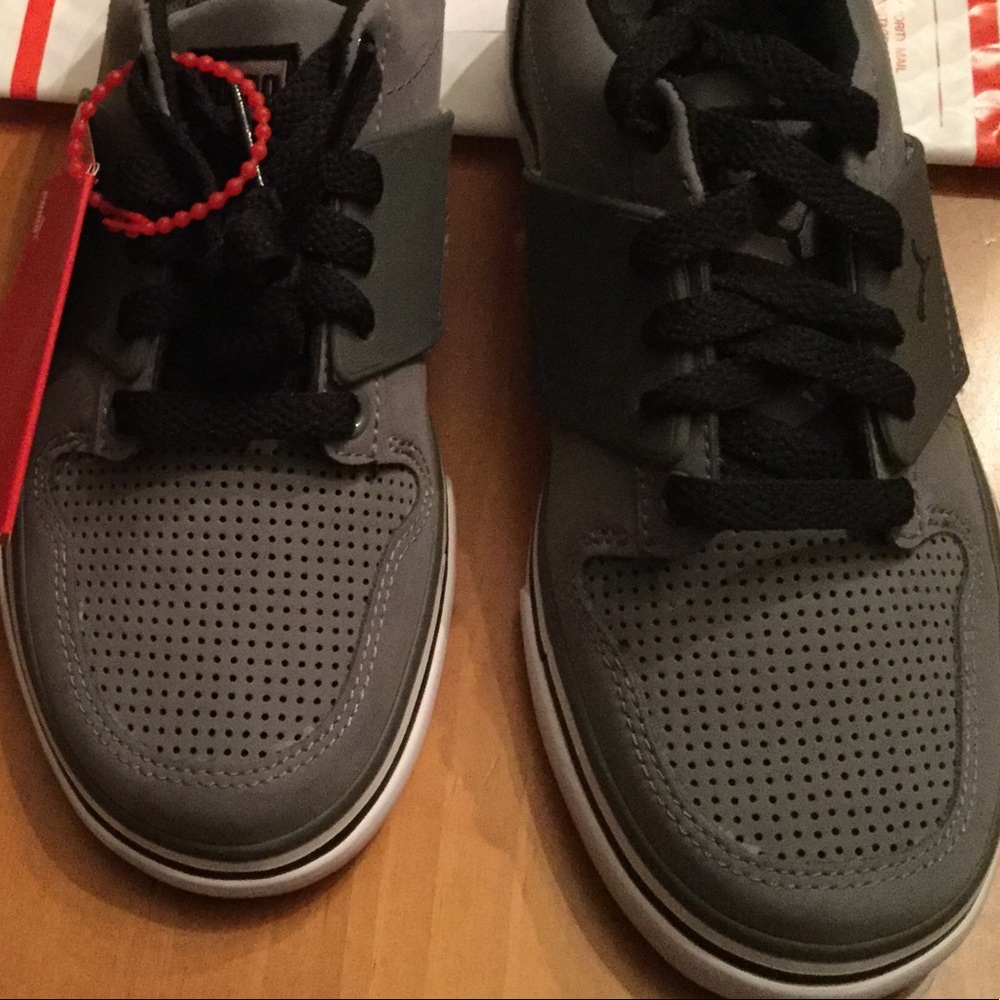 ✔SALE✔NEW LEATHER 6 Y Puma SneakersNWT - Picture 6 of 6