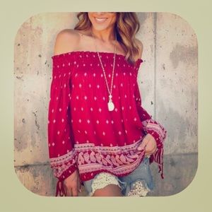 ~Off shoulder flora print top~