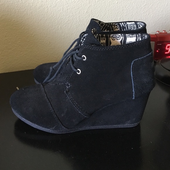 Toms wedge booties