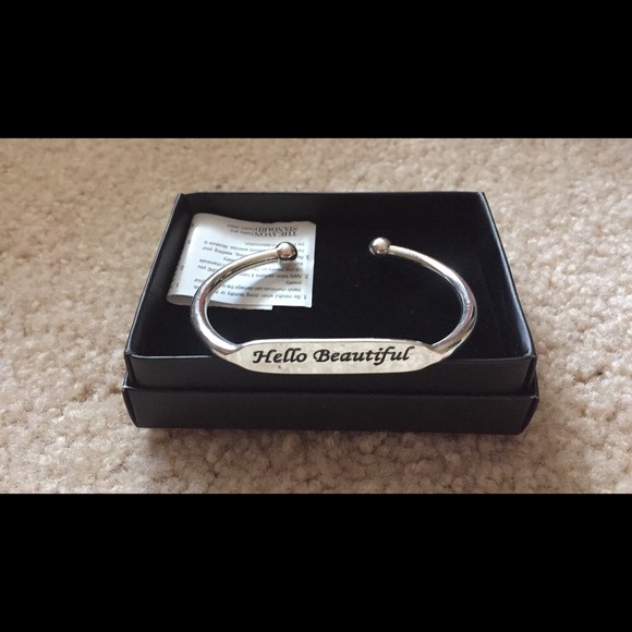 Avon "Hello Beautiful" Bracelet