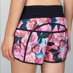 🚫SOLD NWT Lululemon Tracker Shorts sz 4