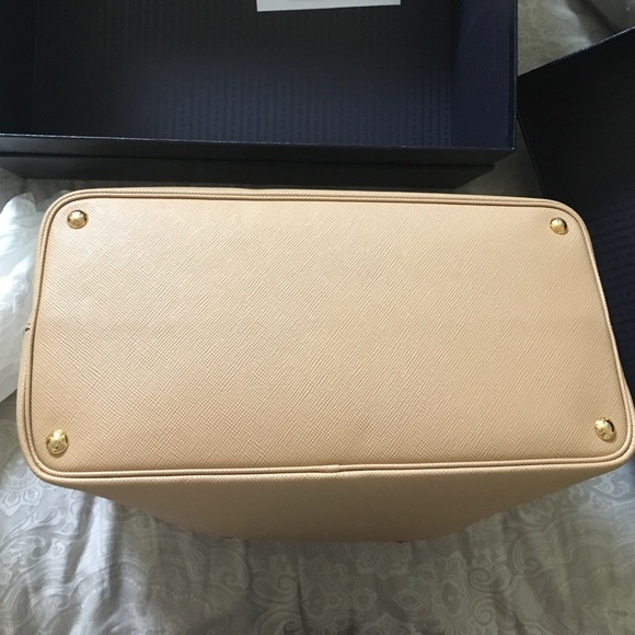 Prada Purse - Picture 4 of 4