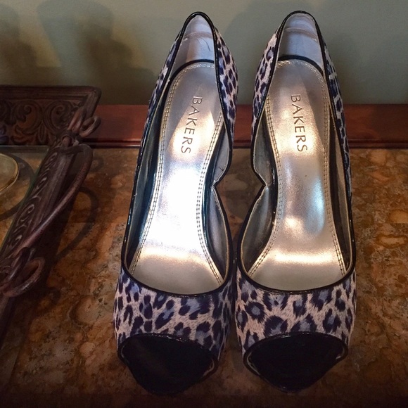Blue Cheetah Heels‼️WEEKEND SALE ONLY‼️‼️🎁🎁🎁🎁