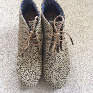 TOMS cheetah print wedges