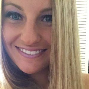 Meet your Posher, Joelle