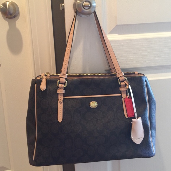 Coach Handbags - Coach purse