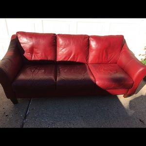 Maroon leather 3 seat couch