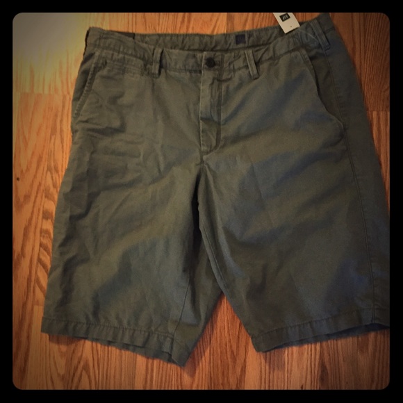 Men's gap 12" inseam dark gray chino shorts- NWT