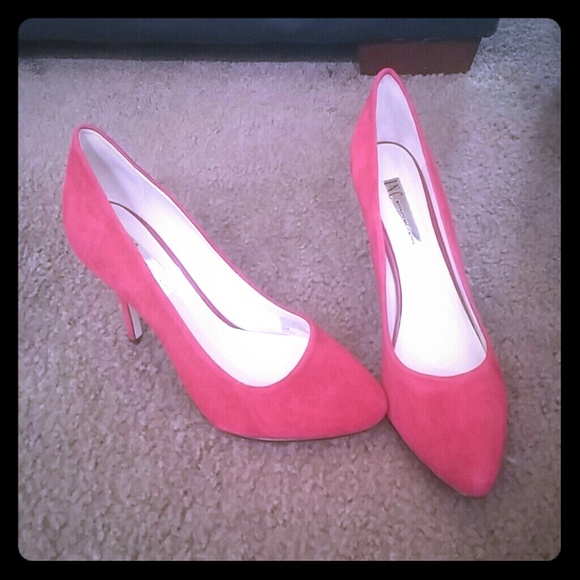 INC red pumps, medium hells! **FINAL PRICE**