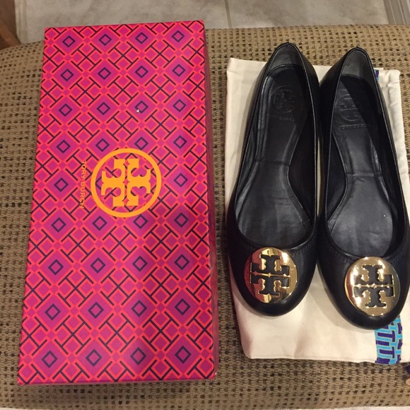 Tory Burch Shoes - Tory Burch Reva ballet flats black with gold logo
