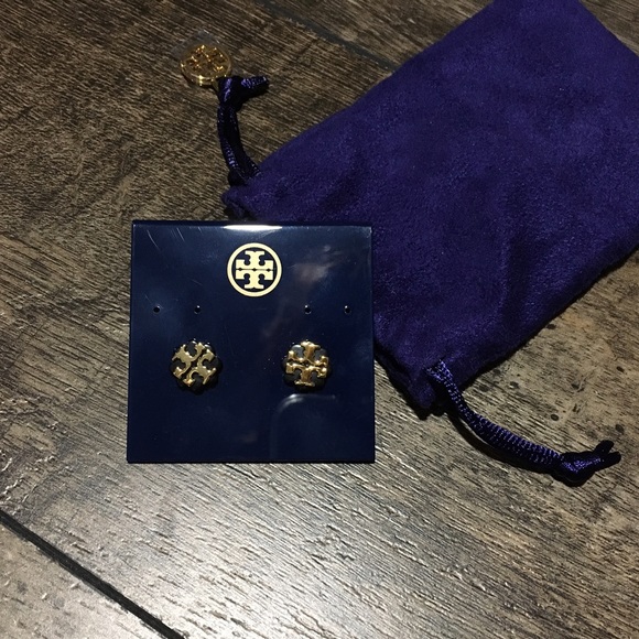 Tory Burch Jewelry - 💗New Tory Burch Logo Flower Resin Stud Earring