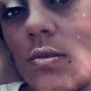 Meet your Posher, Adriana