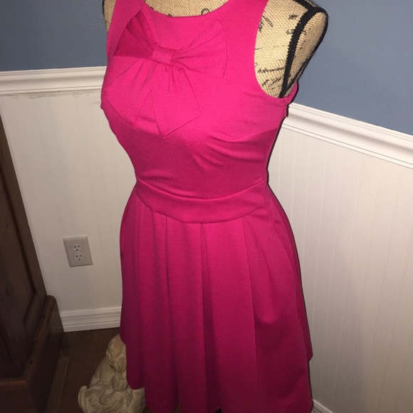 Gorgeous Hot pink with hint of coral dress - Picture 3 of 4