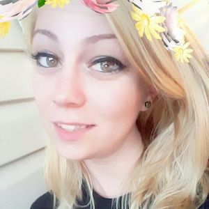 Meet your Posher, Dayna