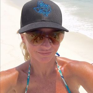 Meet your Posher, Debbie