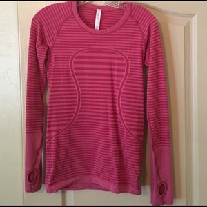 Lululemon size 6 top