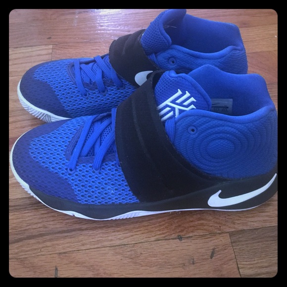 KYRIE IRVING SNEAKERS