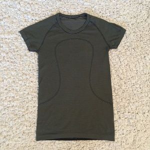 Lululemon swiftly tech shirt