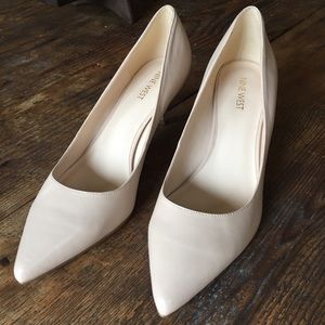 Nine West nude pumps size 9M