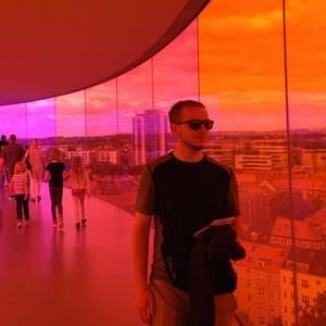 Meet your Posher, Christopher