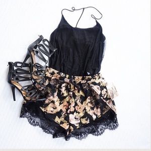 🎉 Host Pick - UO (Kimchi Blue) Shorts