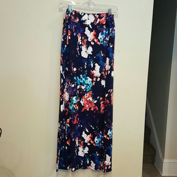 Long print skirt, wide elastic band, side splits