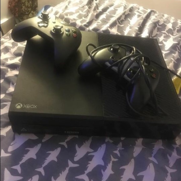 Xbox One - Picture 1 of 3