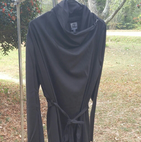 Queen Collection Cardigan Wrap - Picture 2 of 7