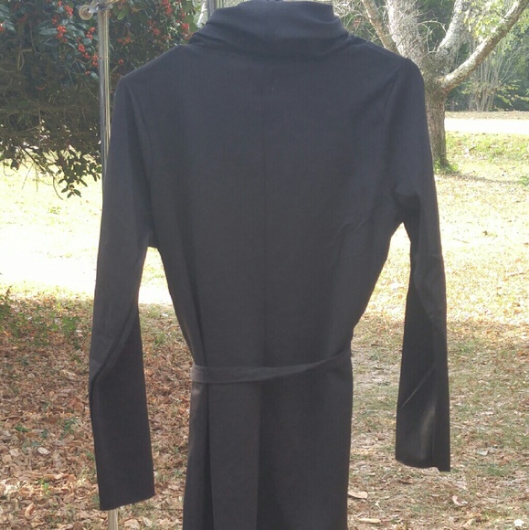 Queen Collection Cardigan Wrap - Picture 3 of 7