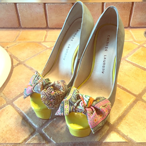 Chinese Laundry, size 6.5