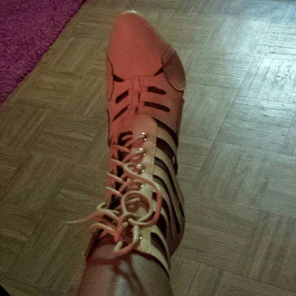 Boots - Picture 2 of 3