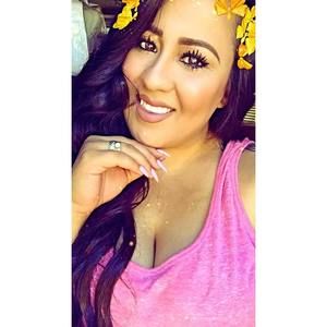 Meet your Posher, Yesenia