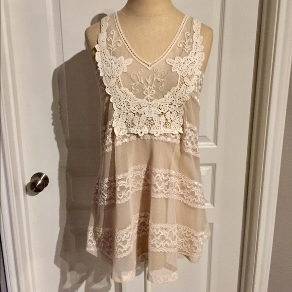 Crotchet cream and lace tank top