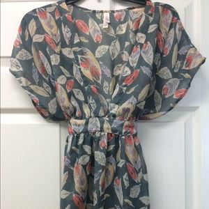 Xhilaration V Neck shirt