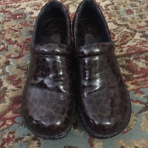 b.o.c cheetah print clogs