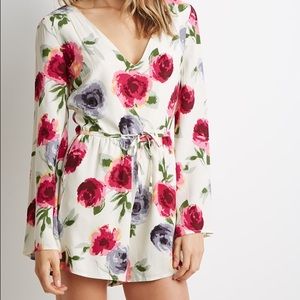 Bell sleeves floral print romper