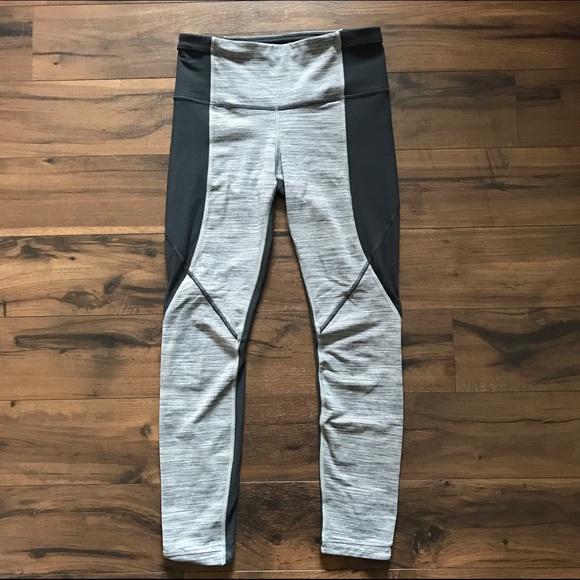 SOLD. Lululemon run with the sun 6 - Picture 2 of 3