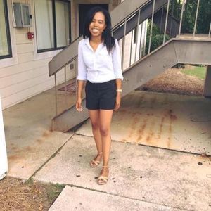 Meet your Posher, Olivia