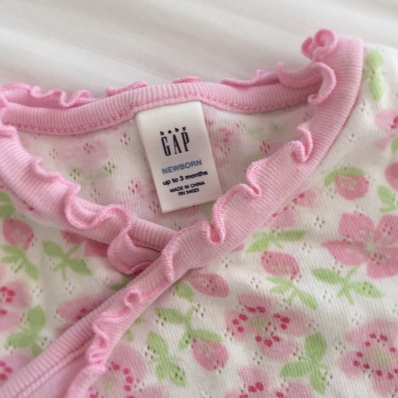 Baby Gap Ruffle Onesies... - Picture 4 of 4