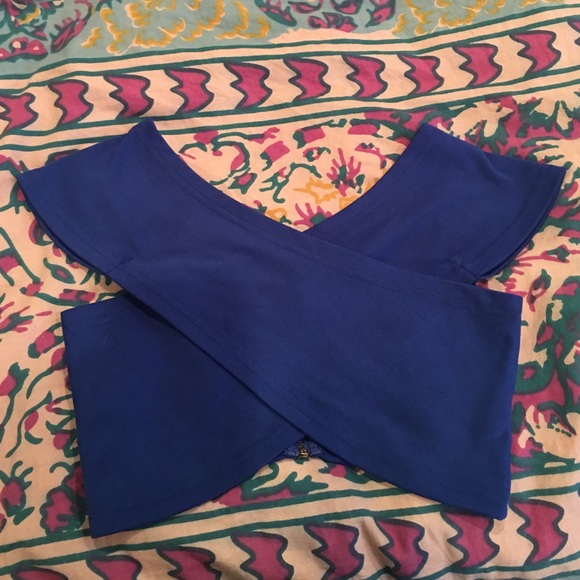 Blue cross cross crop top