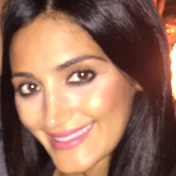 Meet your Posher, Constance - Picture 1 of 1