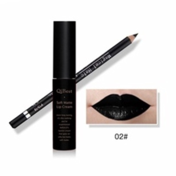 Black matte lipgloss
