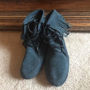 Teal Minnetonka Tramper boot