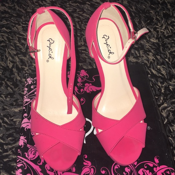 QUPID Hot Pink Wedge