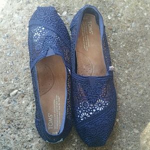 FINAL PRICE!!! NWOT Blue Crochet TOMS