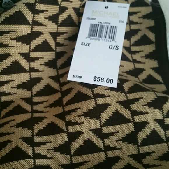 LAST ONE 🎄🎁 AUTHETHIC Michael Kors scarf - Picture 4 of 4