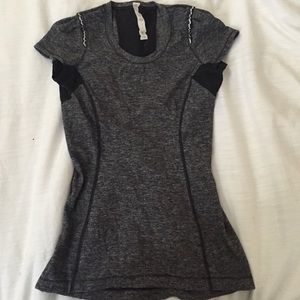 Lululemon short sleeve top sz 4