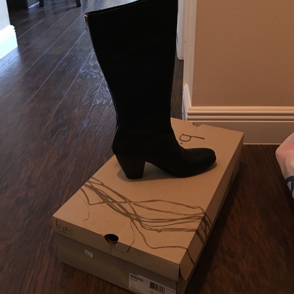 Knee boots