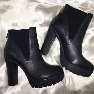 Steve Madden Amandaa Booties